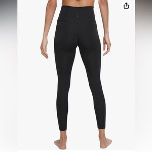 Nike Dri Fit Black High Rise Cropped Leggings Size Small